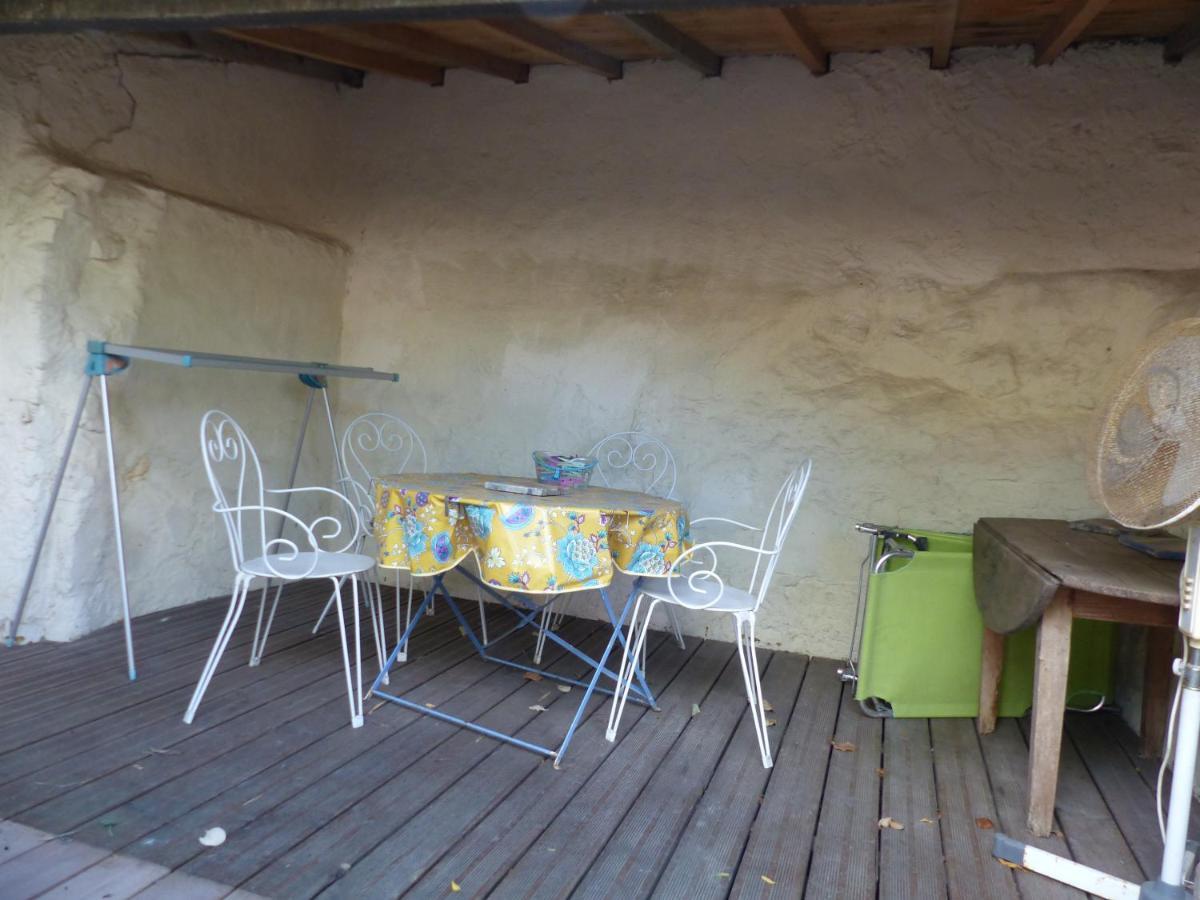 Maison Des Remparts Nichee Sous La Cite Carcassonne Bagian luar foto