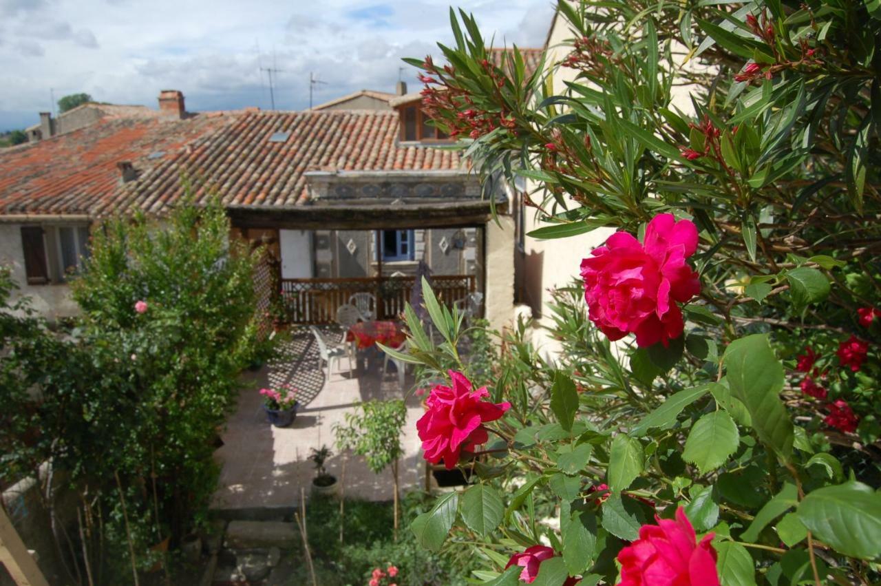 Maison Des Remparts Nichee Sous La Cite Carcassonne Bagian luar foto