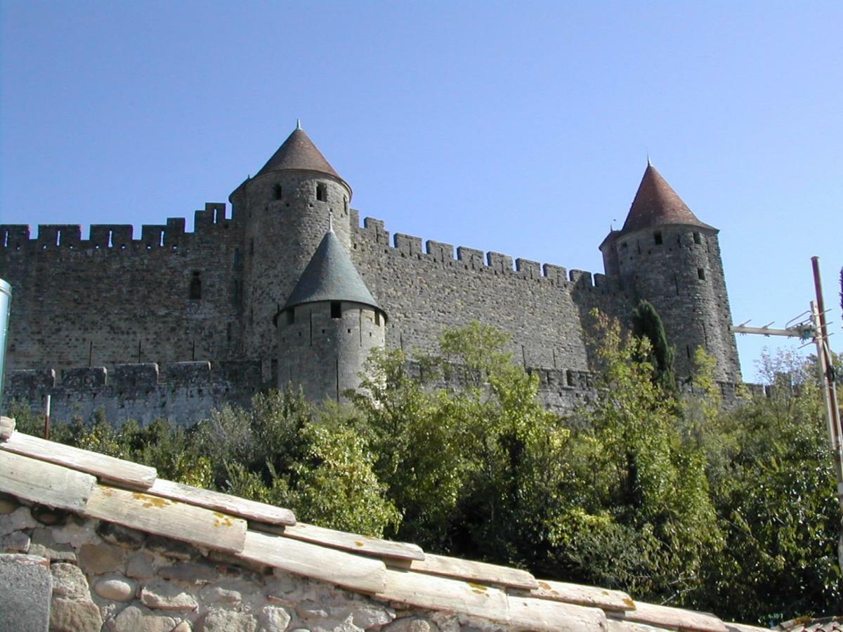 Maison Des Remparts Nichee Sous La Cite Carcassonne Bagian luar foto